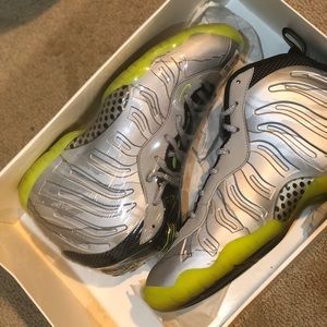 Nike Foamposites “Volt” 6Y